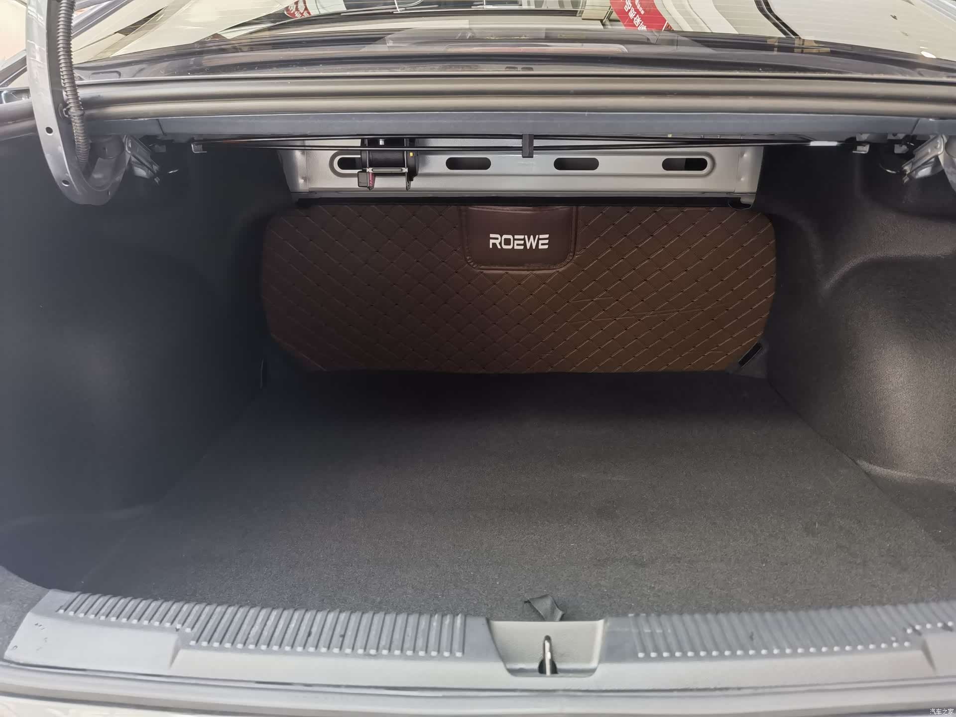 Roewe i5, 2025 16