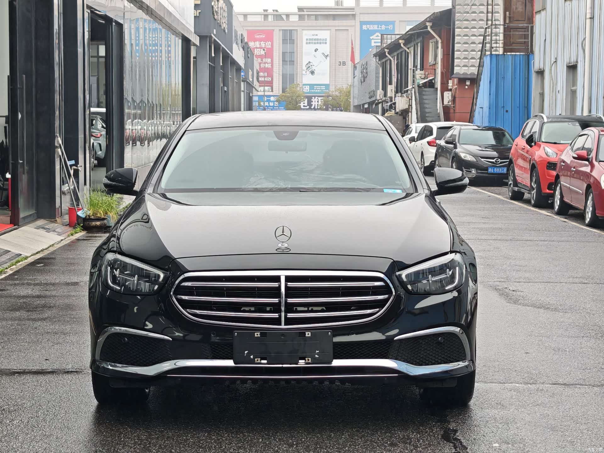 Mercedes-Benz E-Class, 2023 3