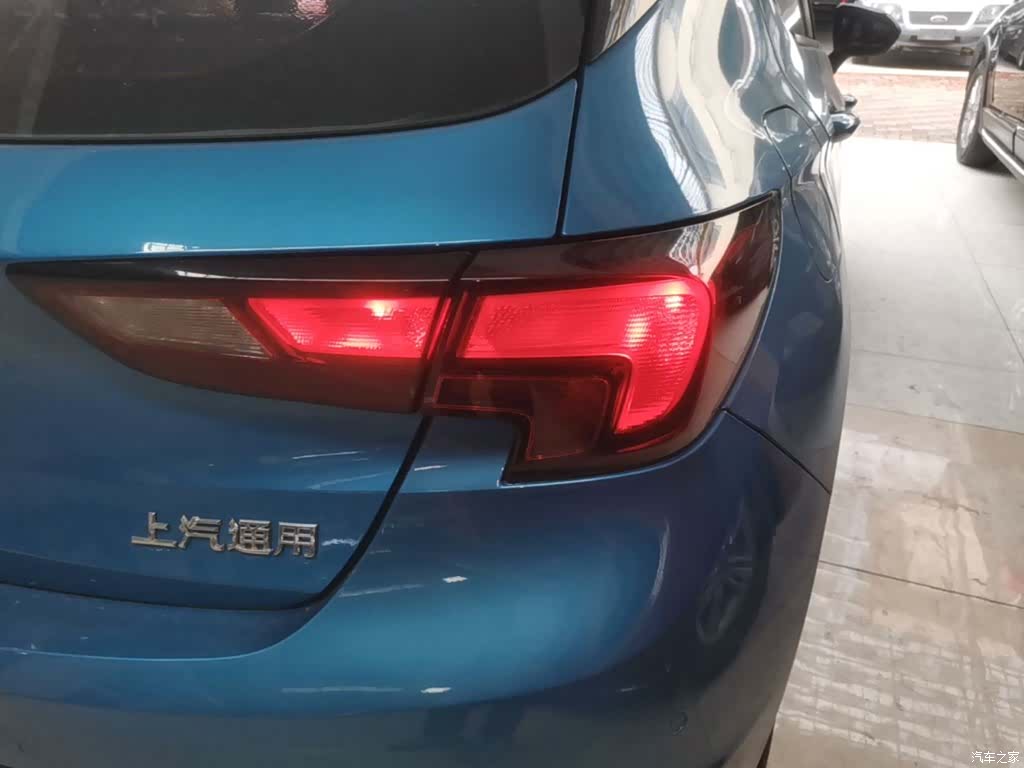 Buick Verano, 2018 8