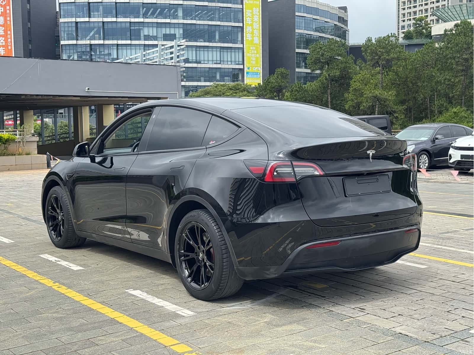 Tesla Model Y, 2022 4