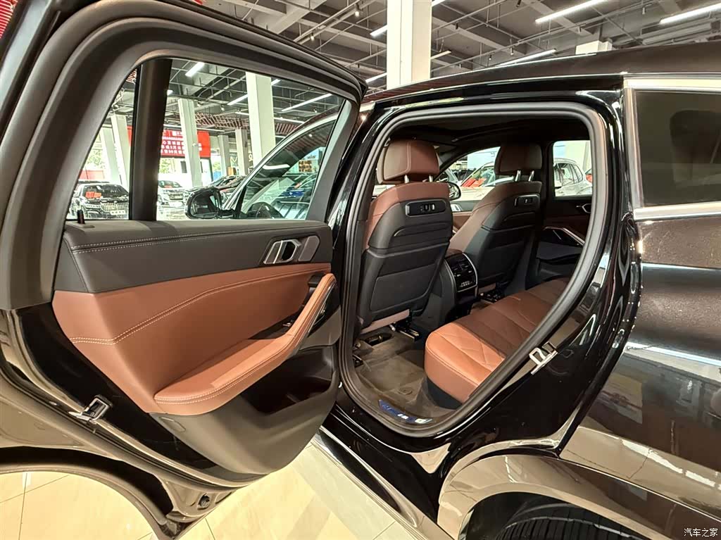 BMW X6, 2025 23