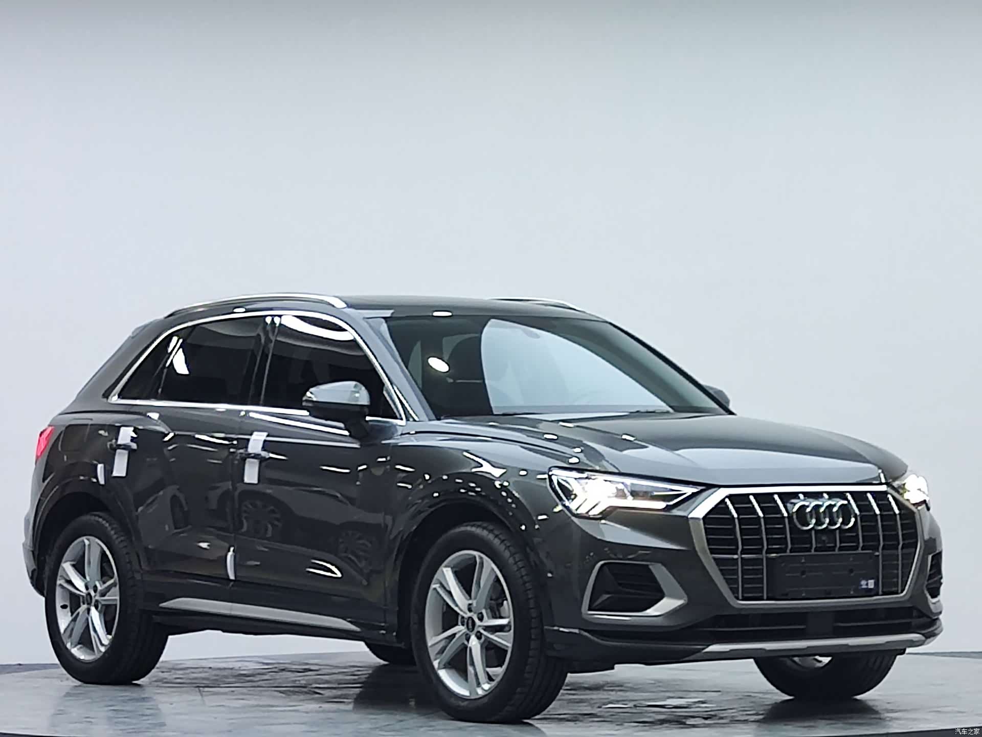 Audi Q3, 2023 4