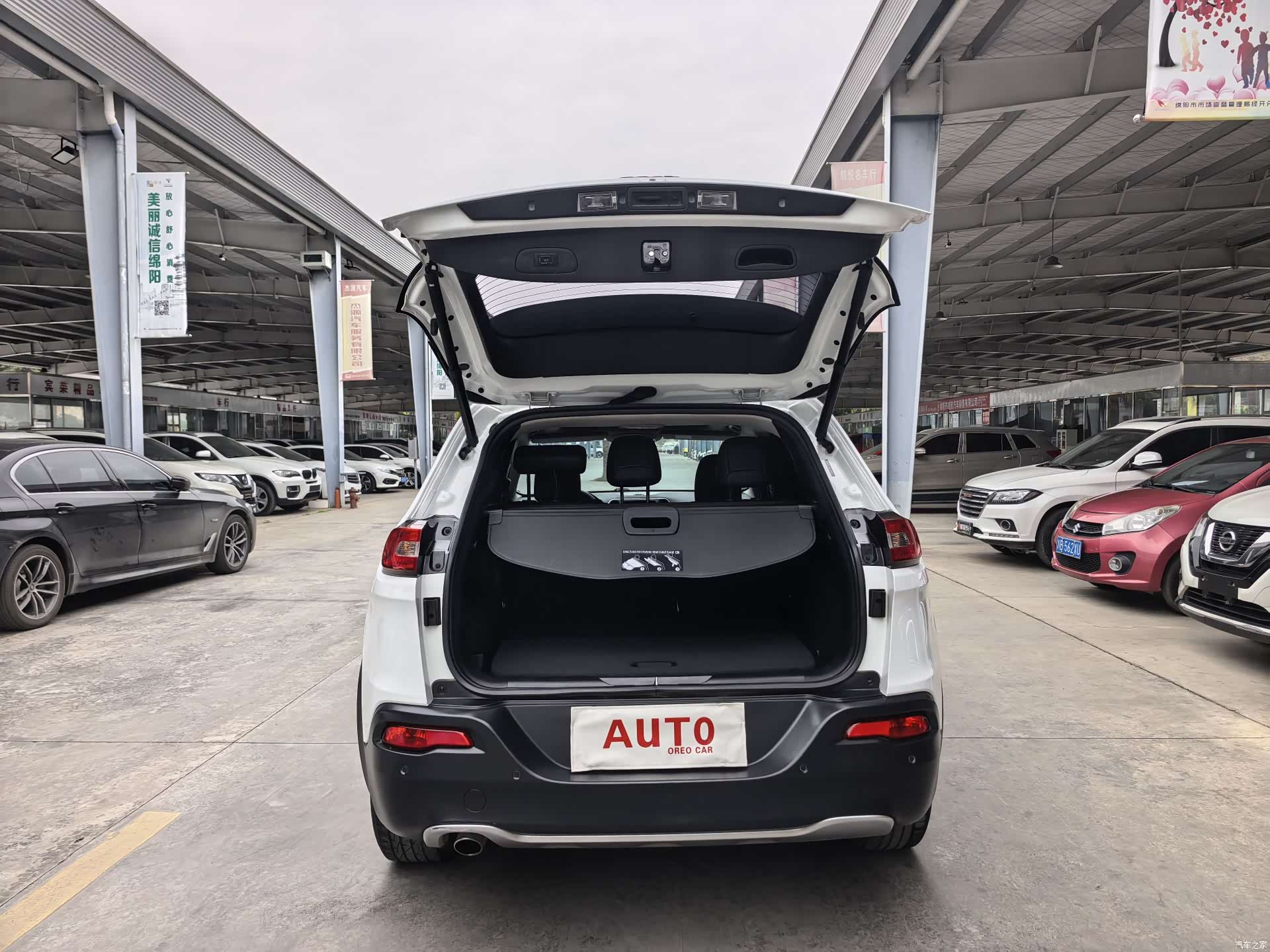 Jeep Cherokee, 2018 8