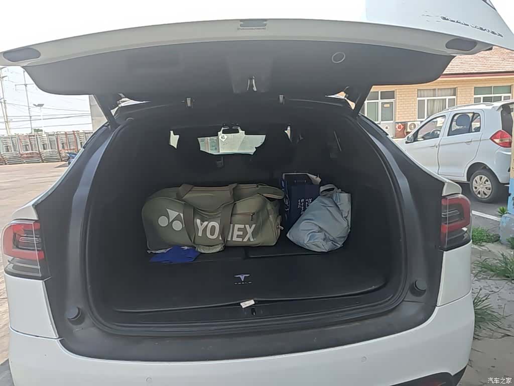 Tesla Model X, 2020 19