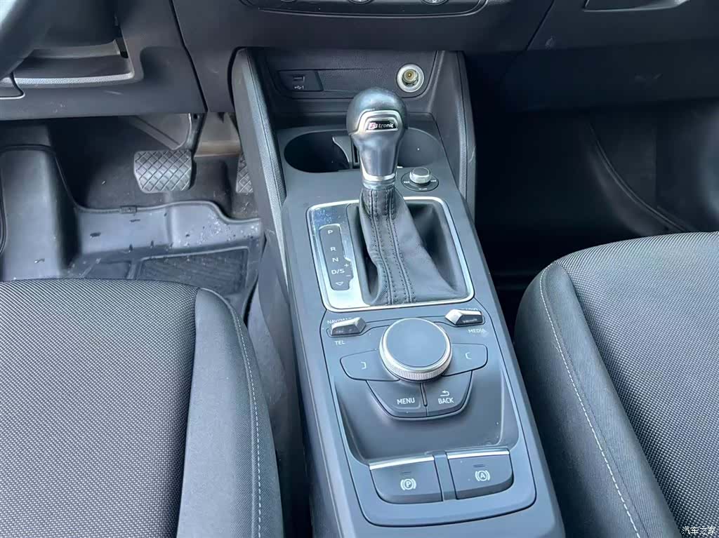 Audi Q2L, 2020 6