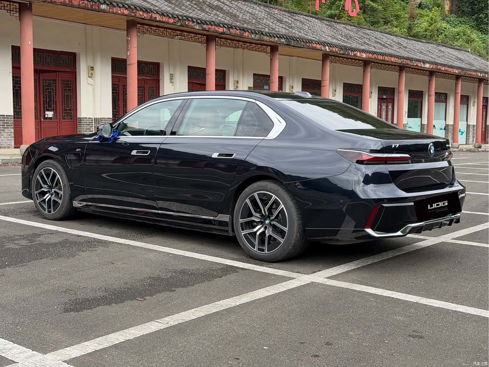 BMW i7, 2023 4