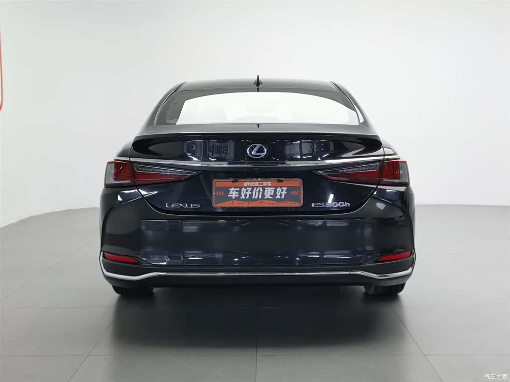 Lexus ES, 2021 4