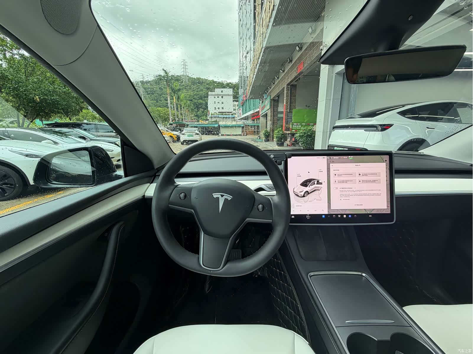 Tesla Model Y, 2023 11