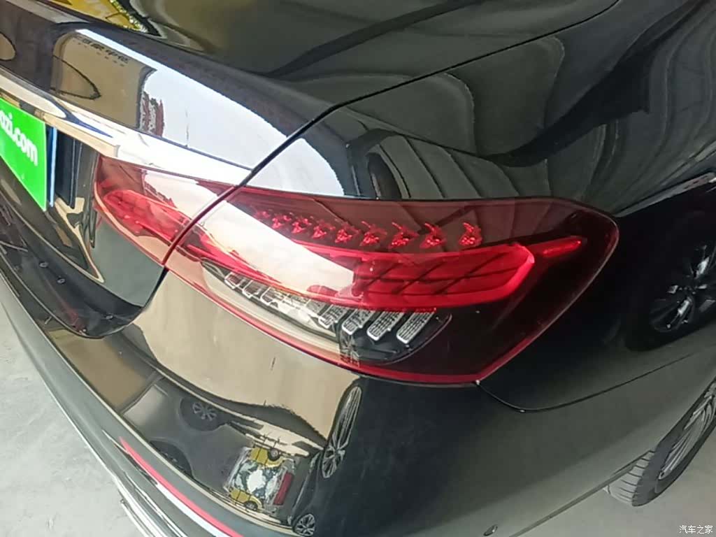 Mercedes-Benz E-Class, 2024 8