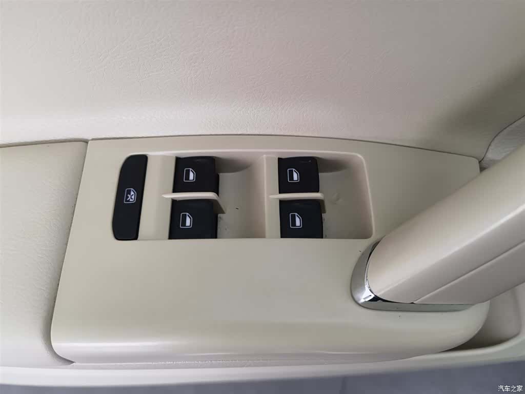 Volkswagen Lavida, 2013 9