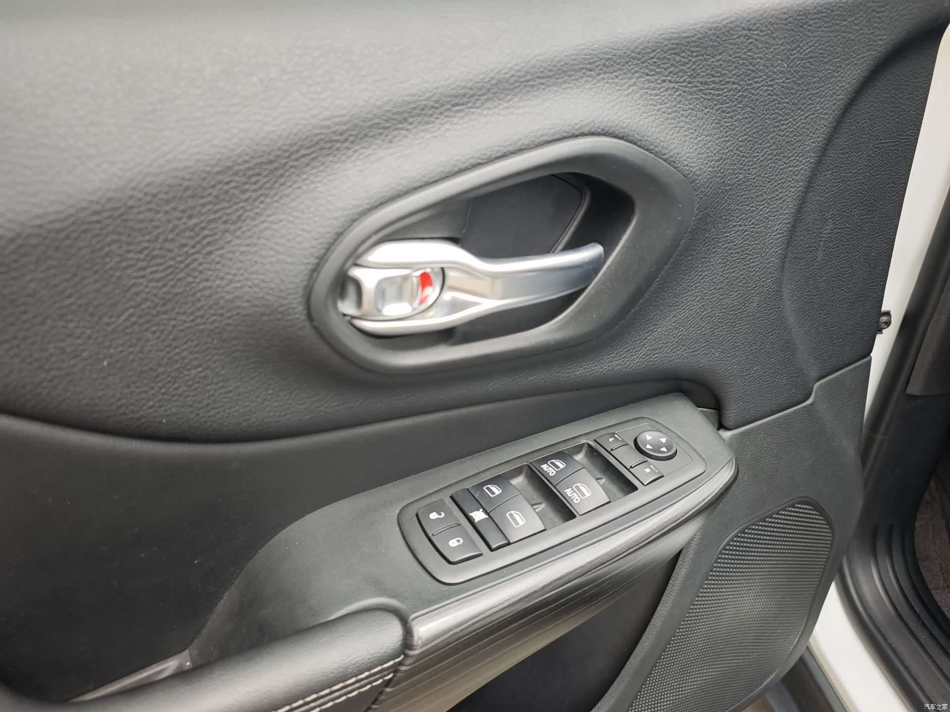 Jeep Cherokee, 2016 13