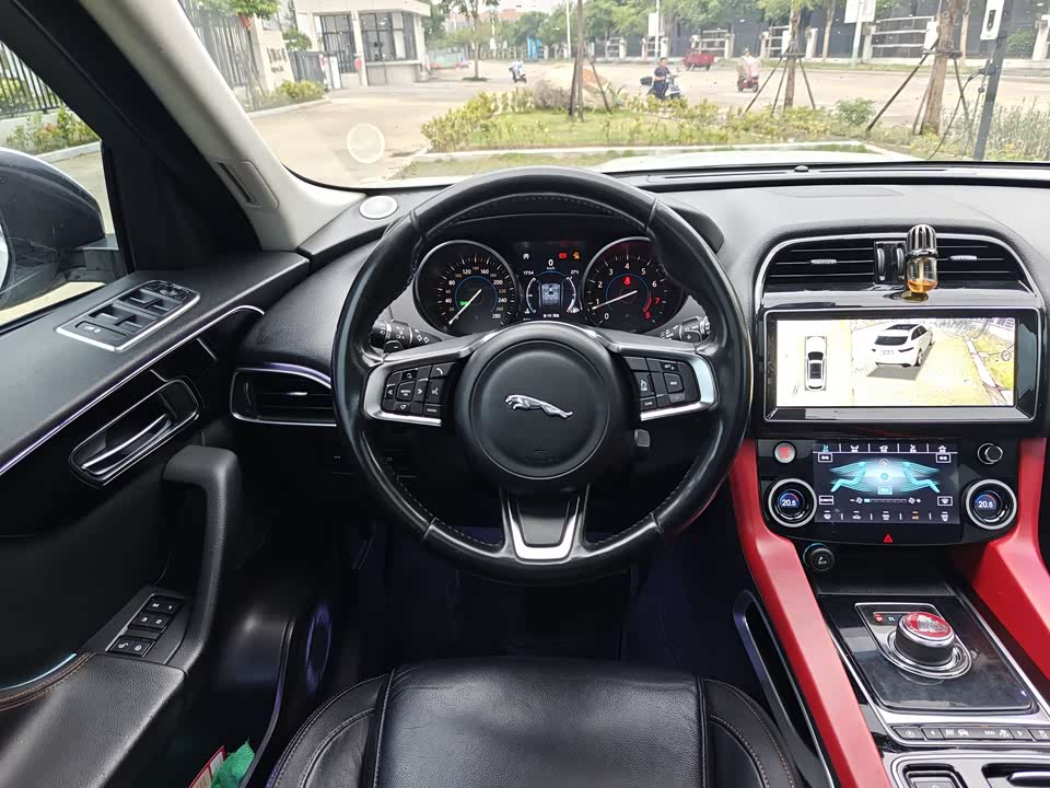 Jaguar F-PACE Jaguar F-PACE