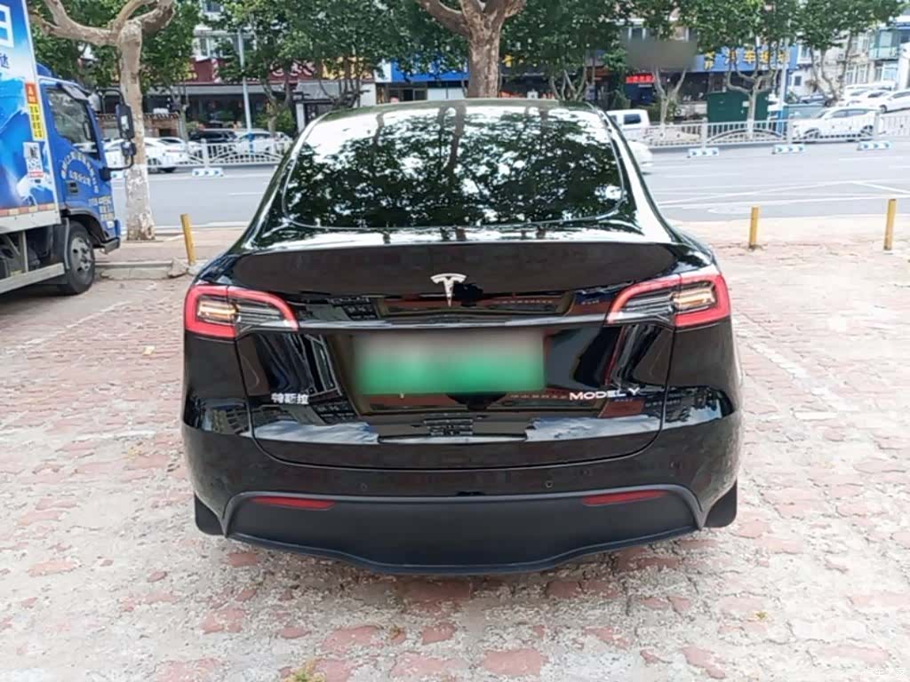 Tesla Model Y, 2023 6