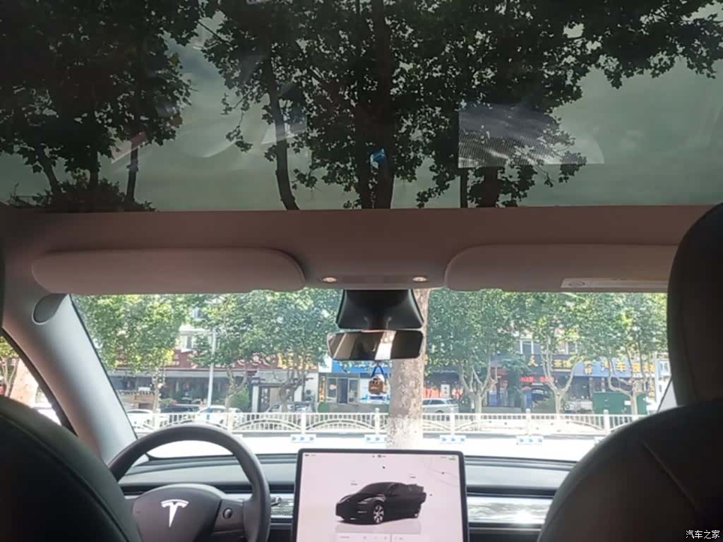 Tesla Model Y, 2023 18