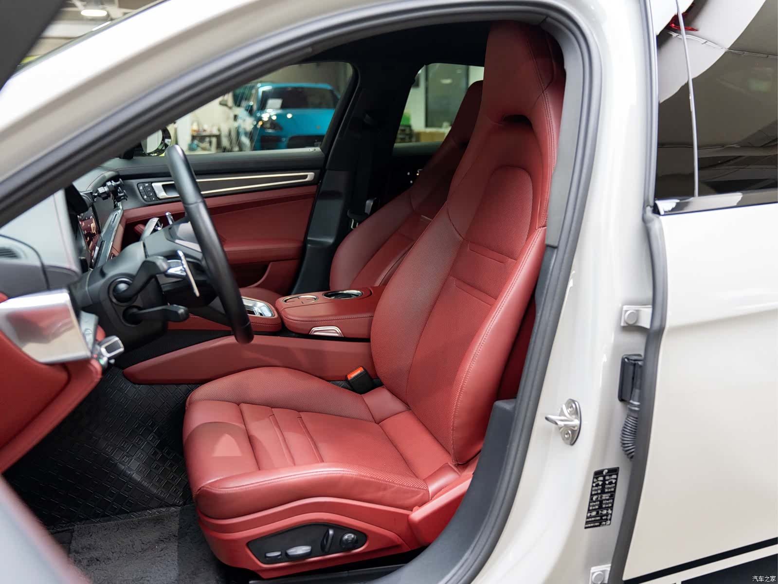Porsche Panamera, 2023 9