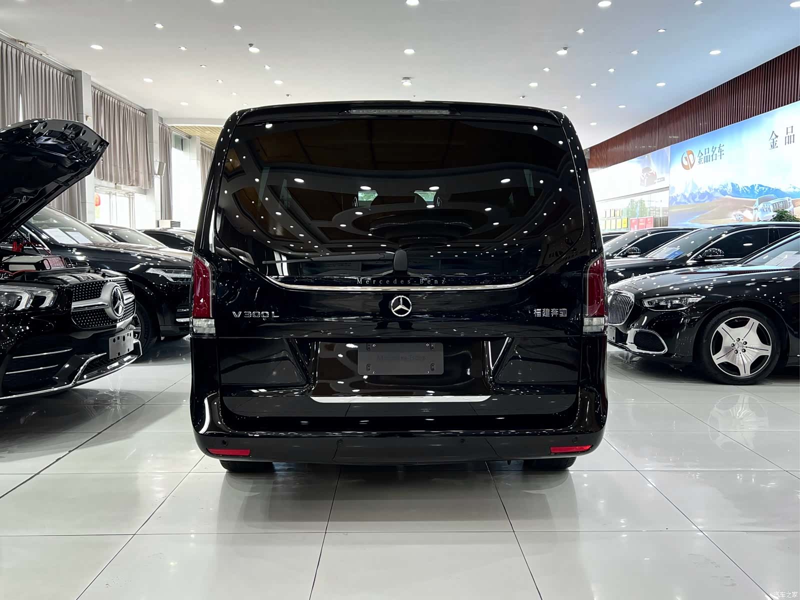 Mercedes-Benz V-Class, 2025 все фото