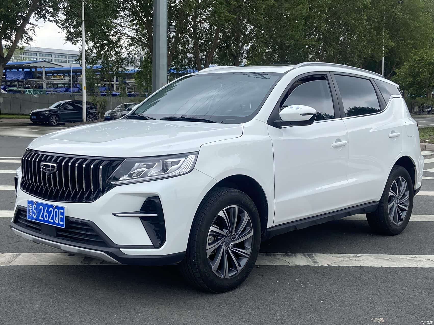 Geely X6, 2022 1