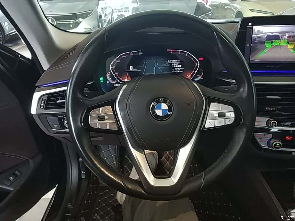 BMW 5 Series, 2022 11