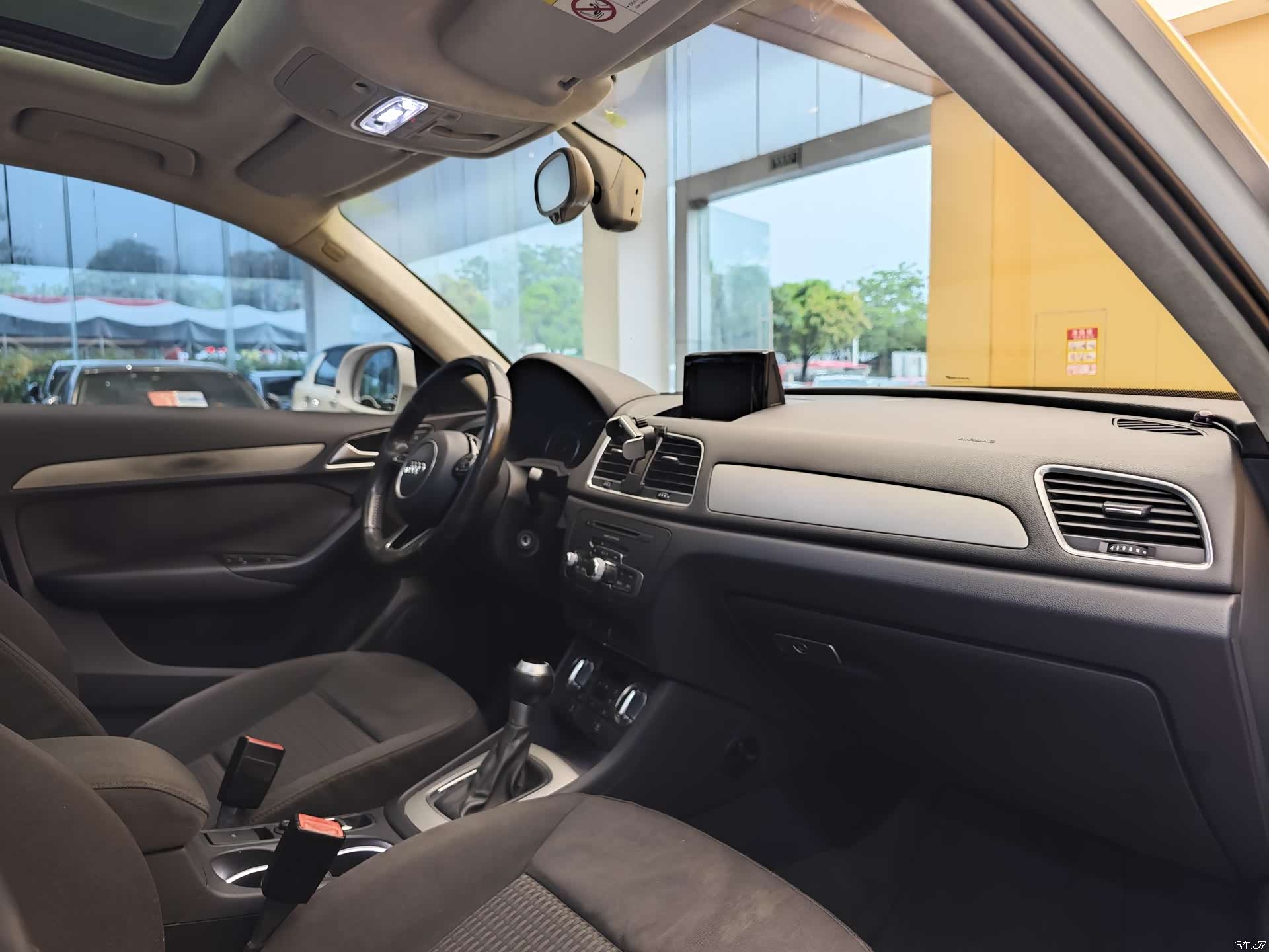 Audi Q3, 2015 32