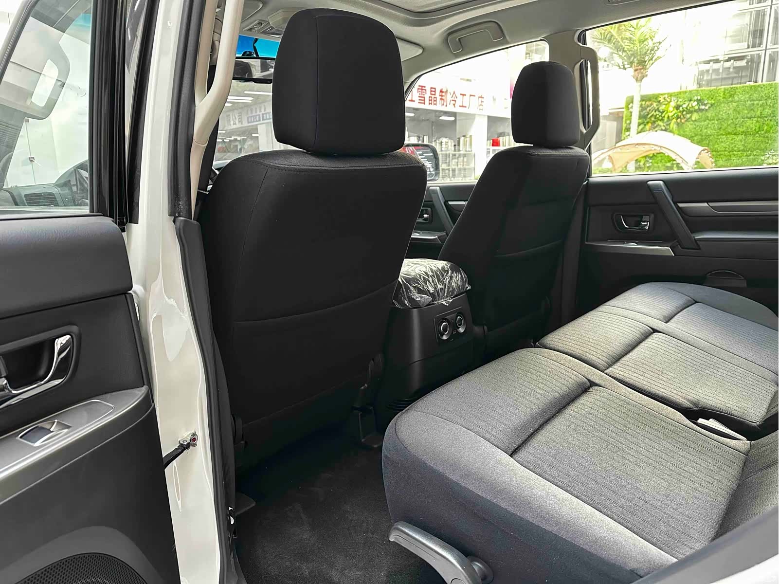 Mitsubishi Pajero, 2020 14