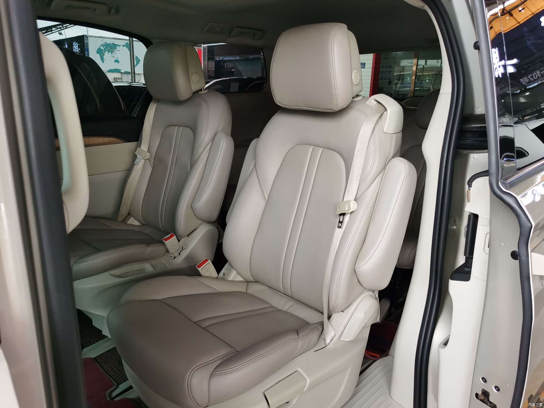 Buick GL8, 2017 12