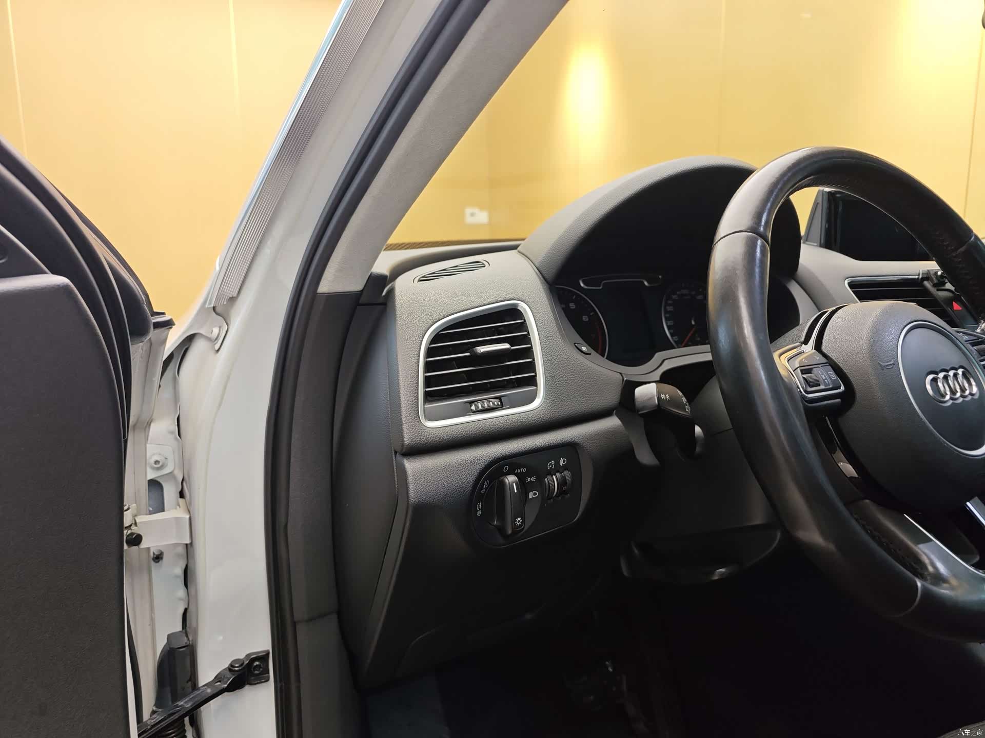 Audi Q3, 2015 12