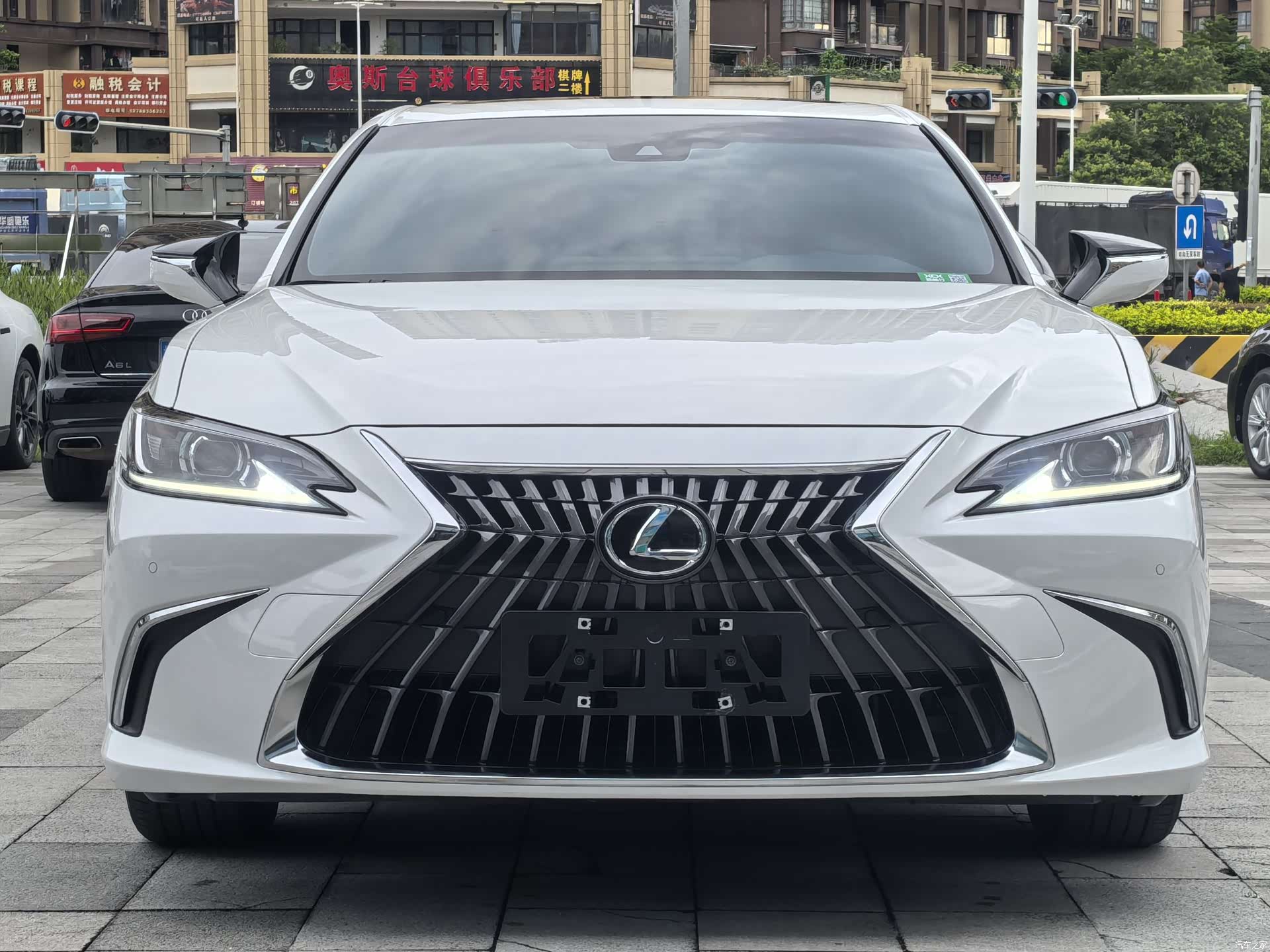 Lexus ES, 2023 2