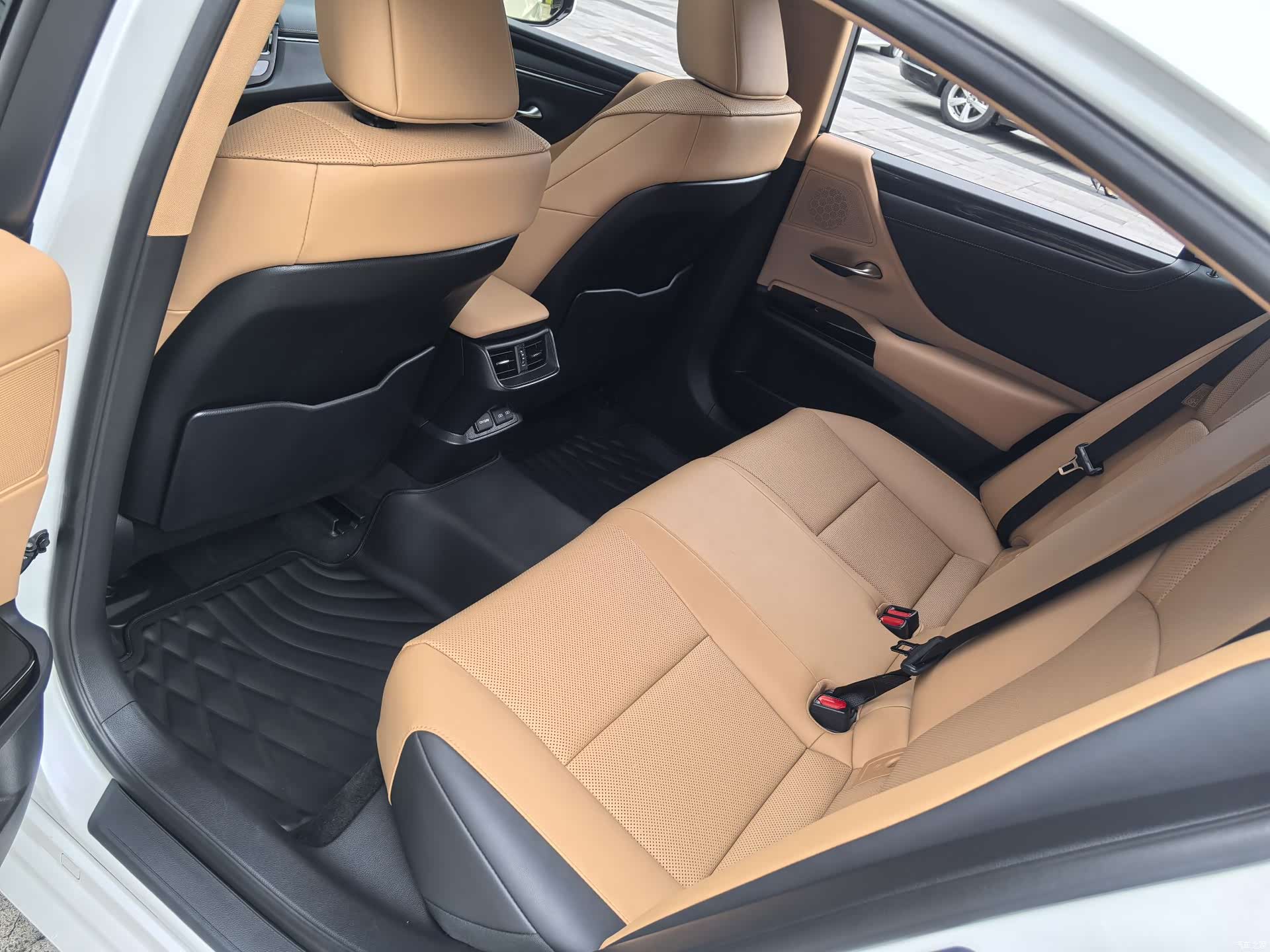 Lexus ES, 2023 15