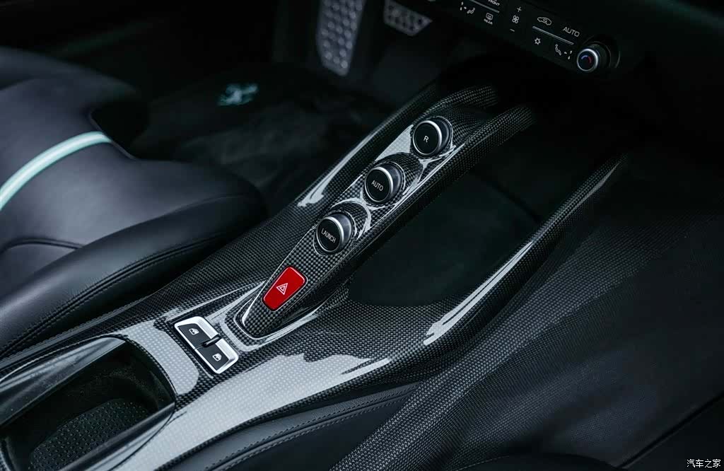 Ferrari 812, 2019 25