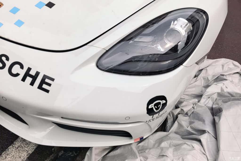Porsche Boxster, 2018 все фото