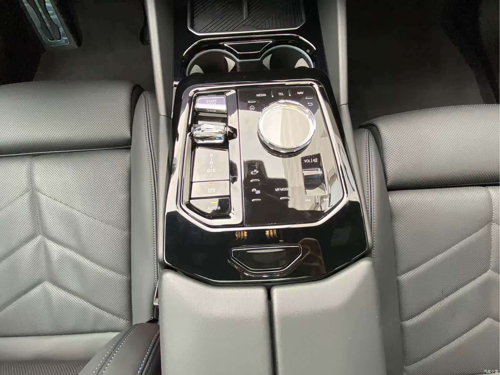BMW i5, 2024 9