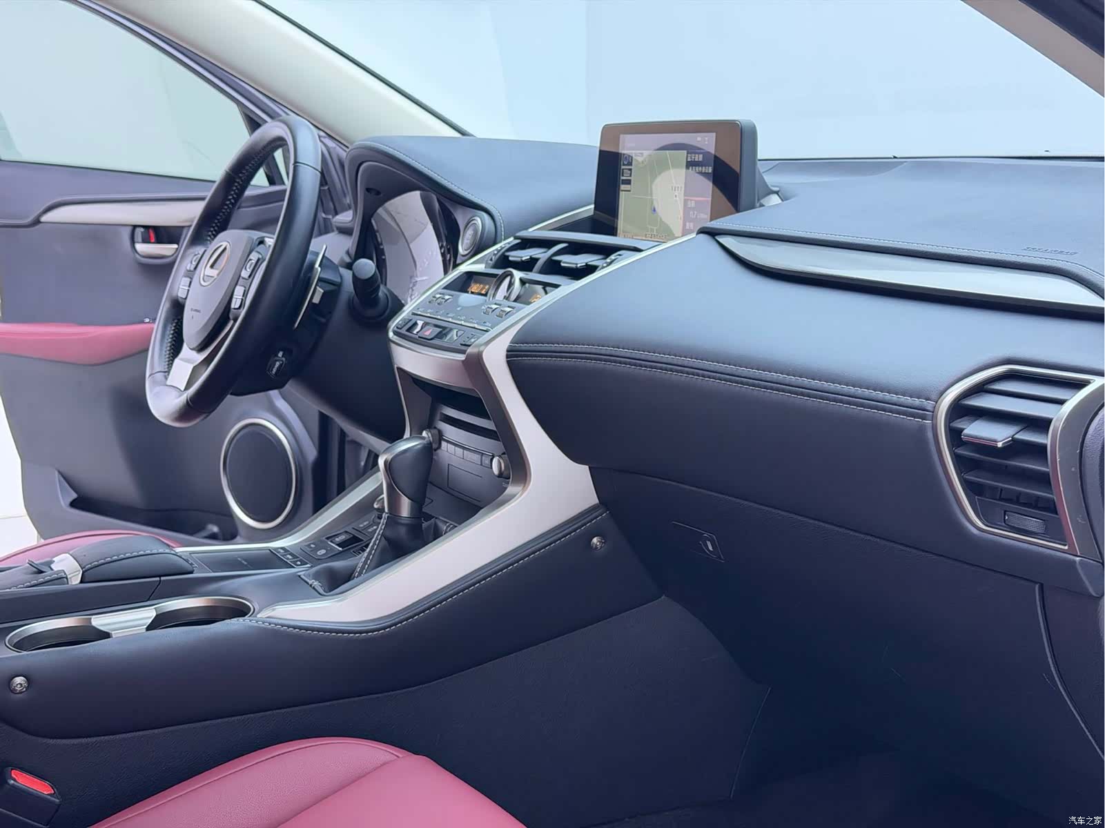 Lexus NX, 2021 16