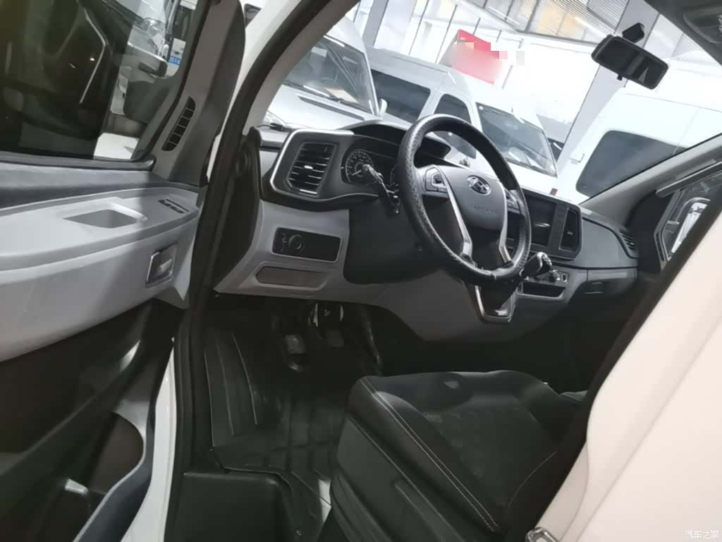 Maxus V80, 2026 16