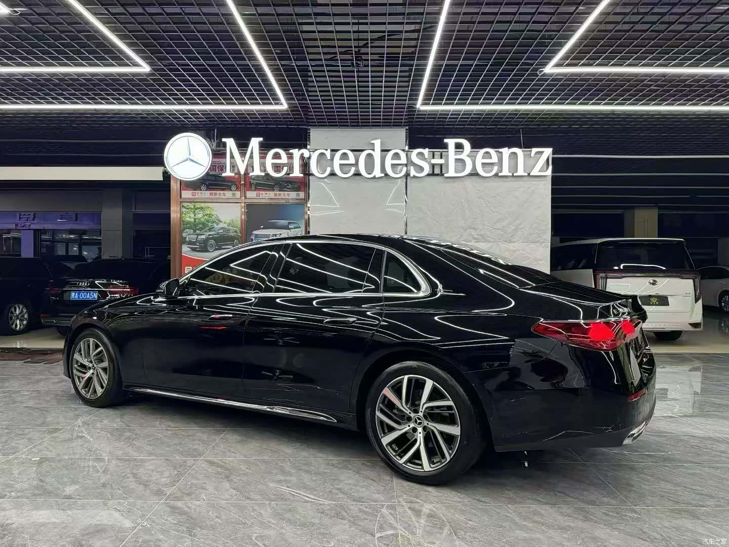 Mercedes-Benz E-Class, 2025 4