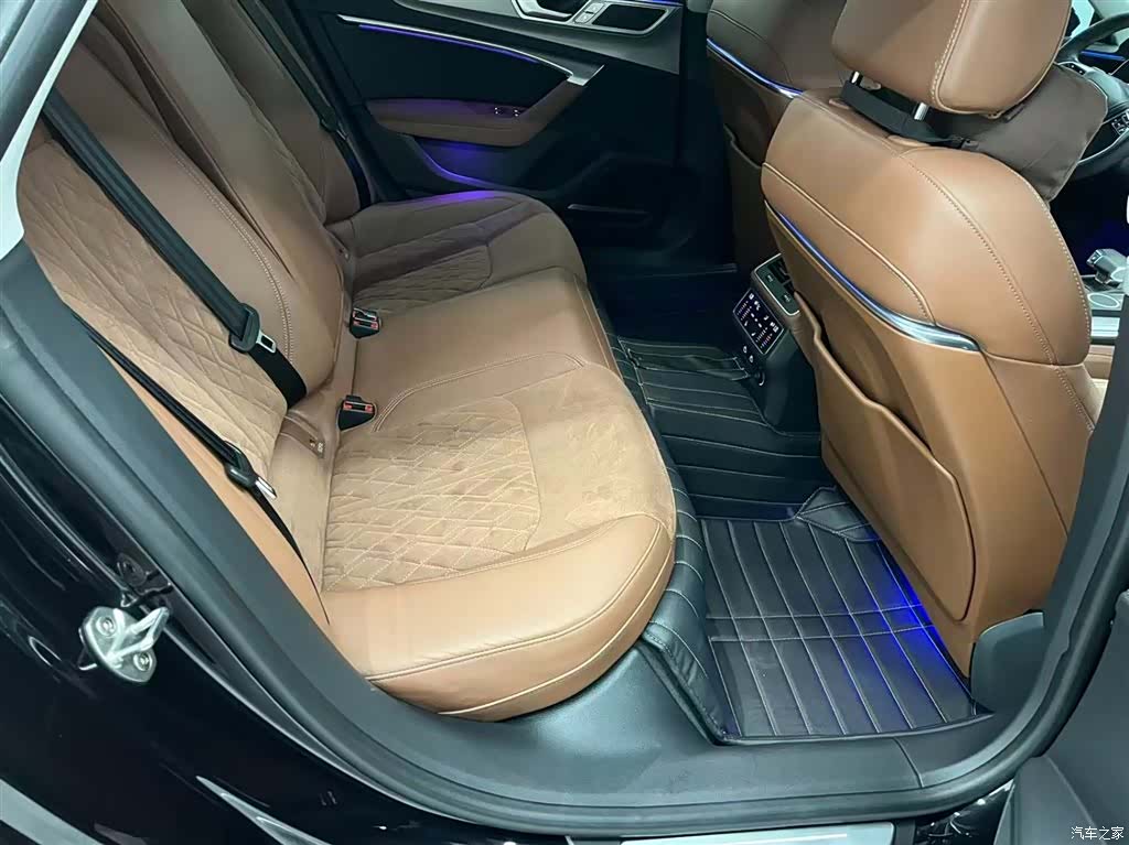 Audi A7L, 2024 10