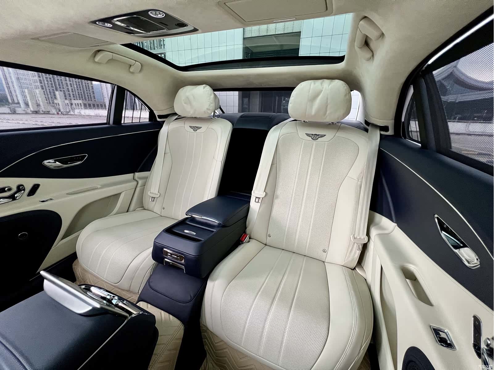 Bentley Flying Spur, 2022 11