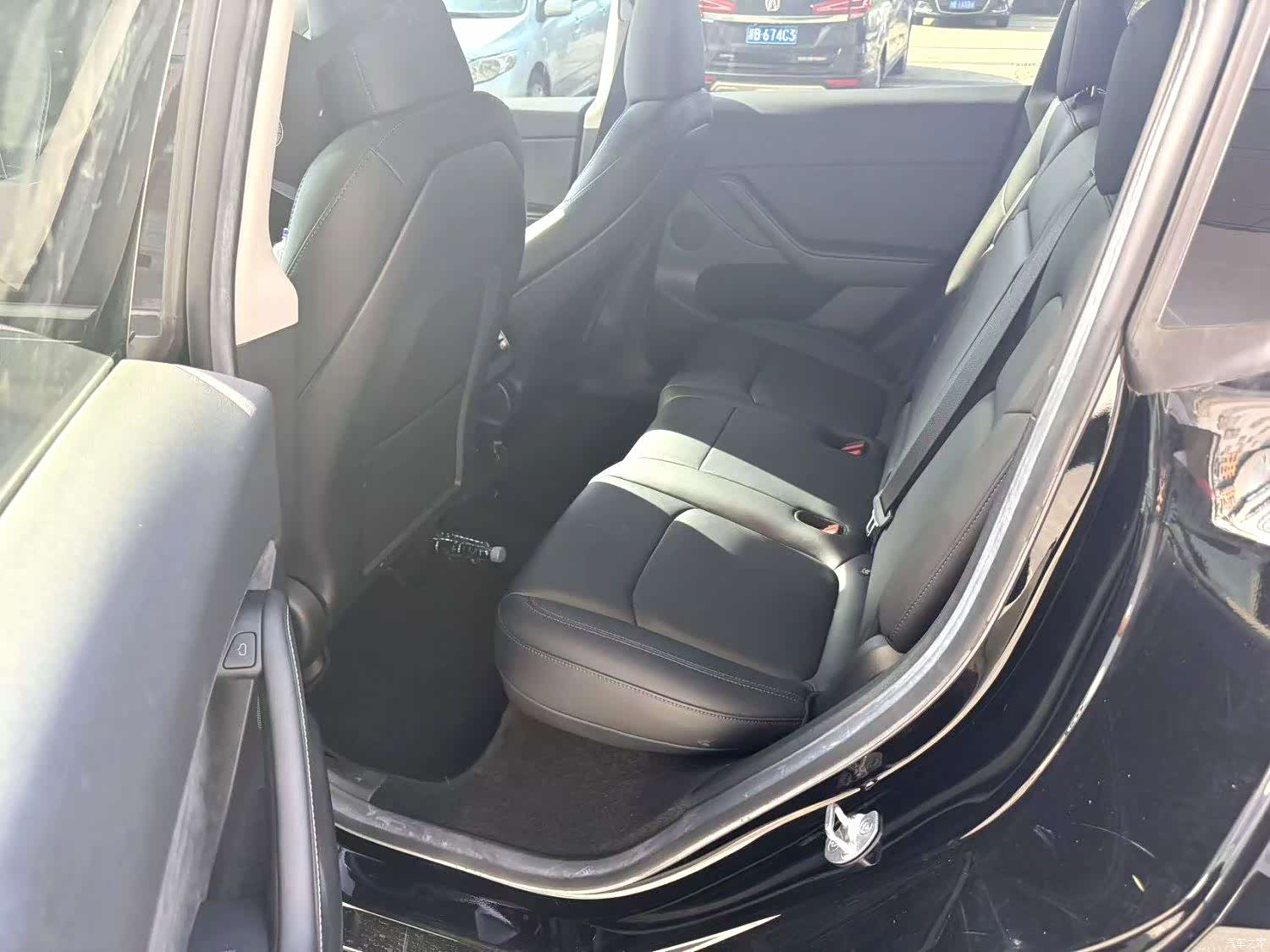 Tesla Model Y, 2023 7