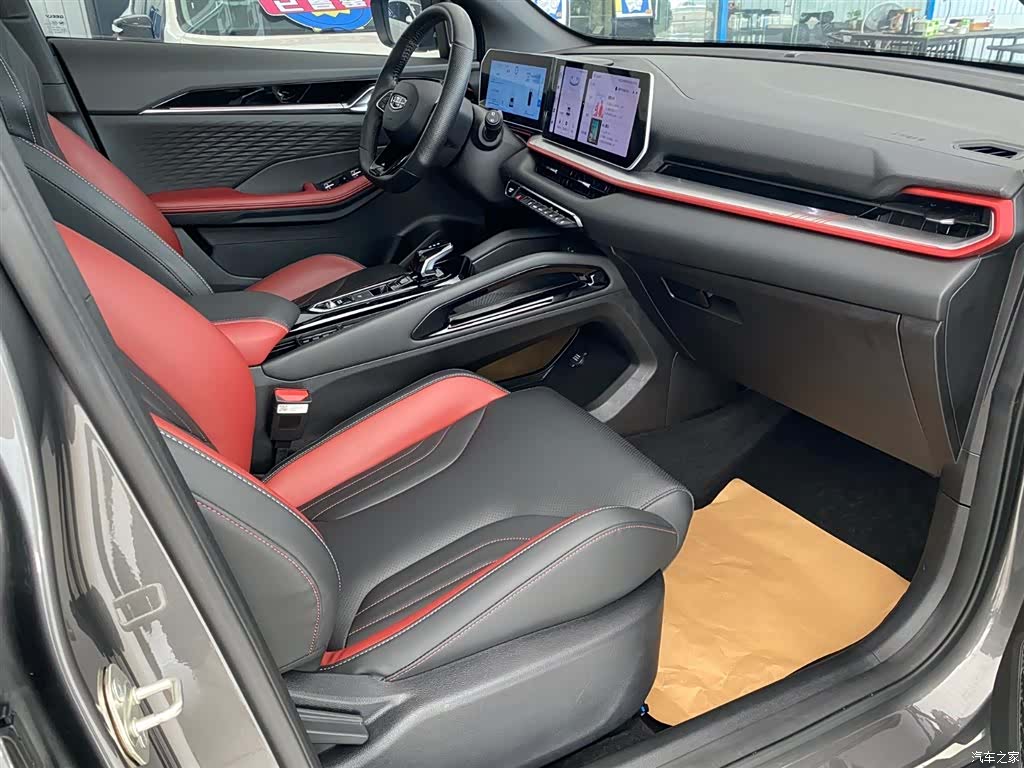 Geely Coolray, 2022 10