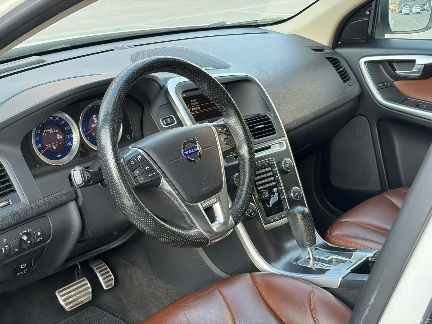 Volvo XC60, 2011 3