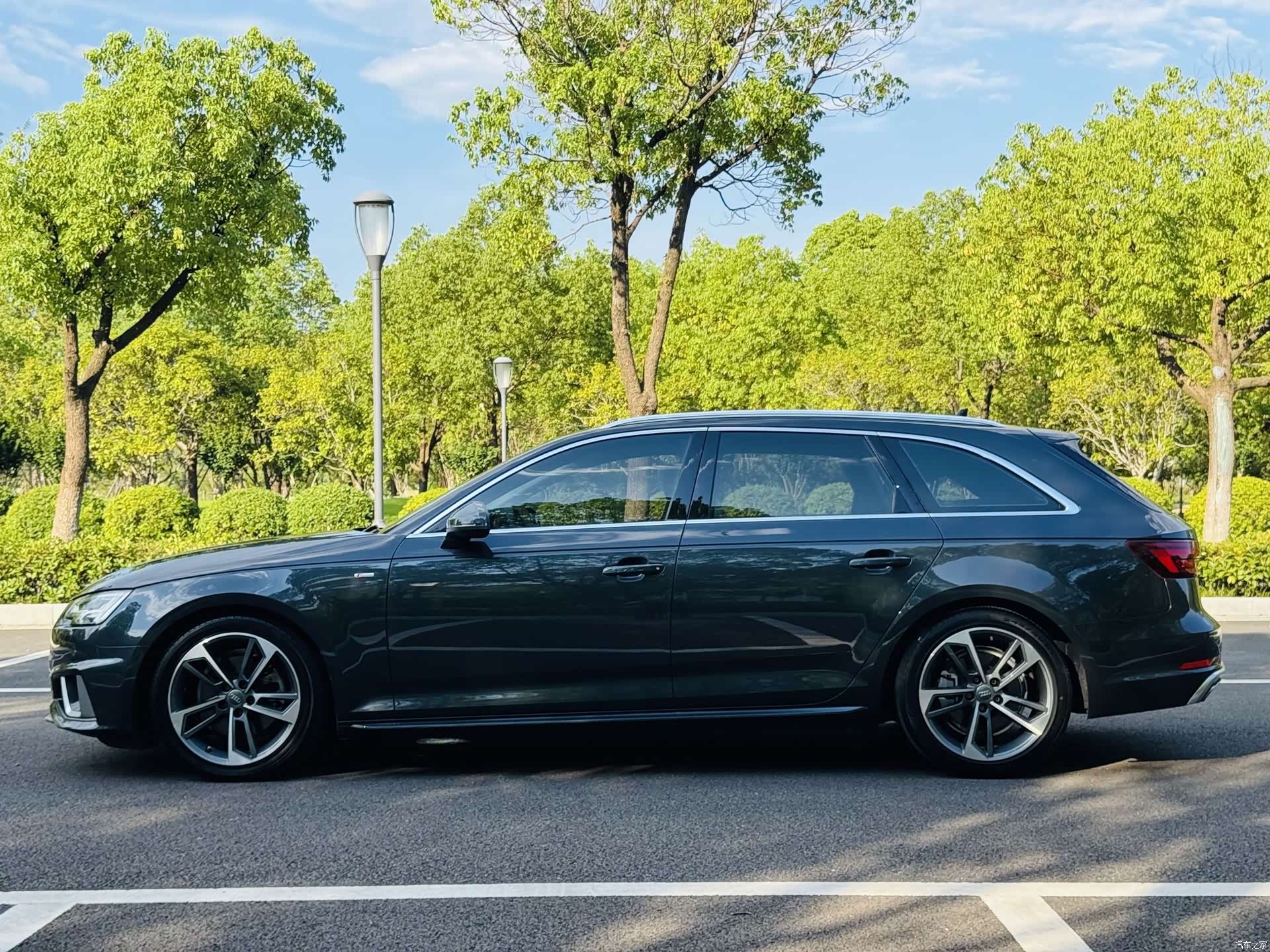 Audi A4, 2020 4