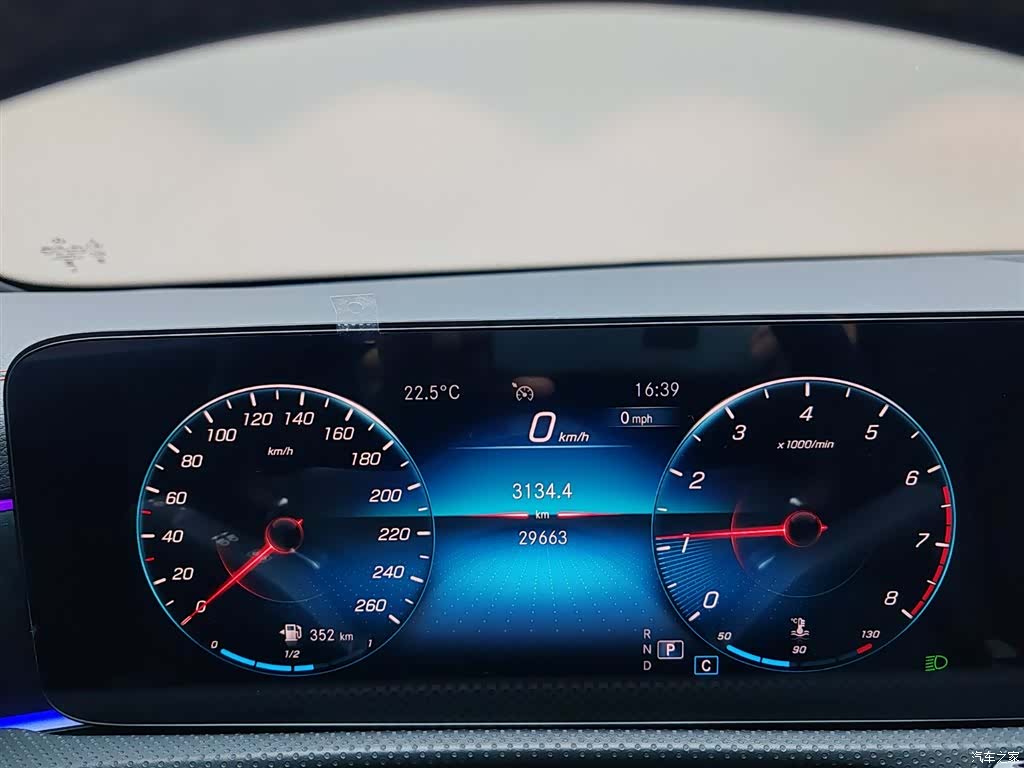 Mercedes-Benz CLA, 2025 13