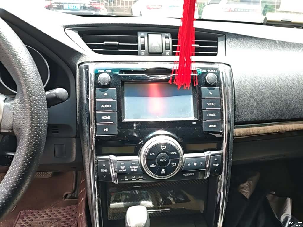Toyota 2.5V, 2016 13