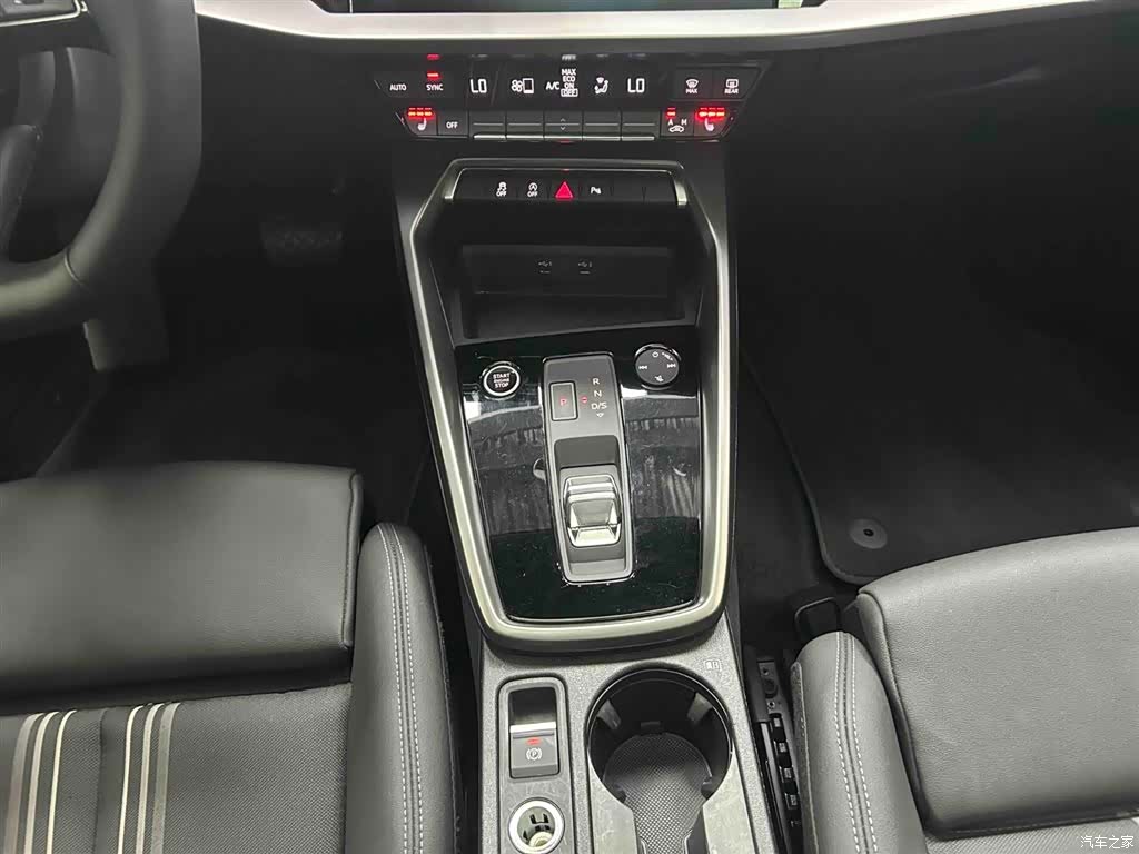 Audi A3, 2023 все фото
