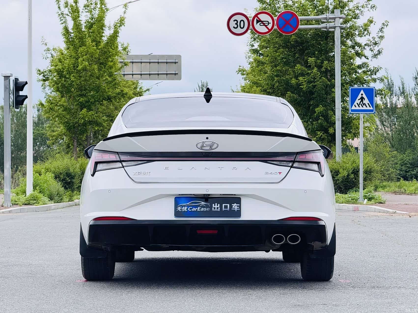 Hyundai Elantra, 2023 все фото