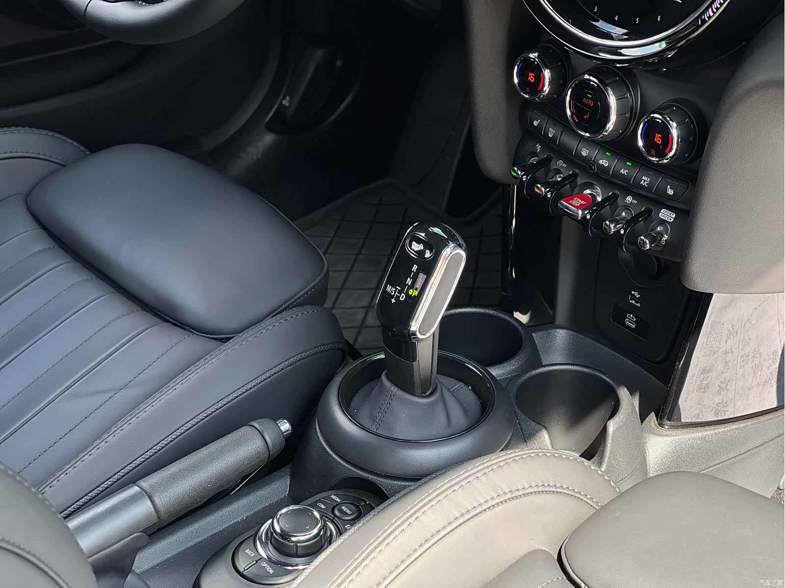Mini Cooper, 2024 13
