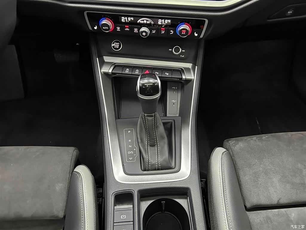 Audi Q3, 2022 все фото