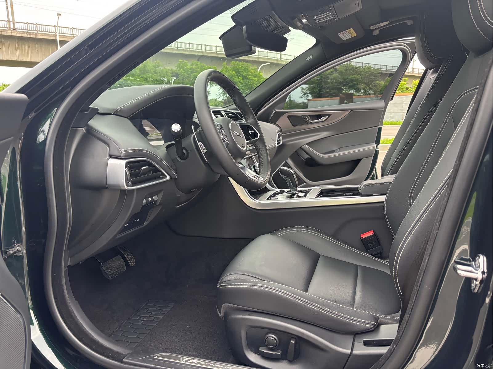 Land Rover XEL, 2021 9