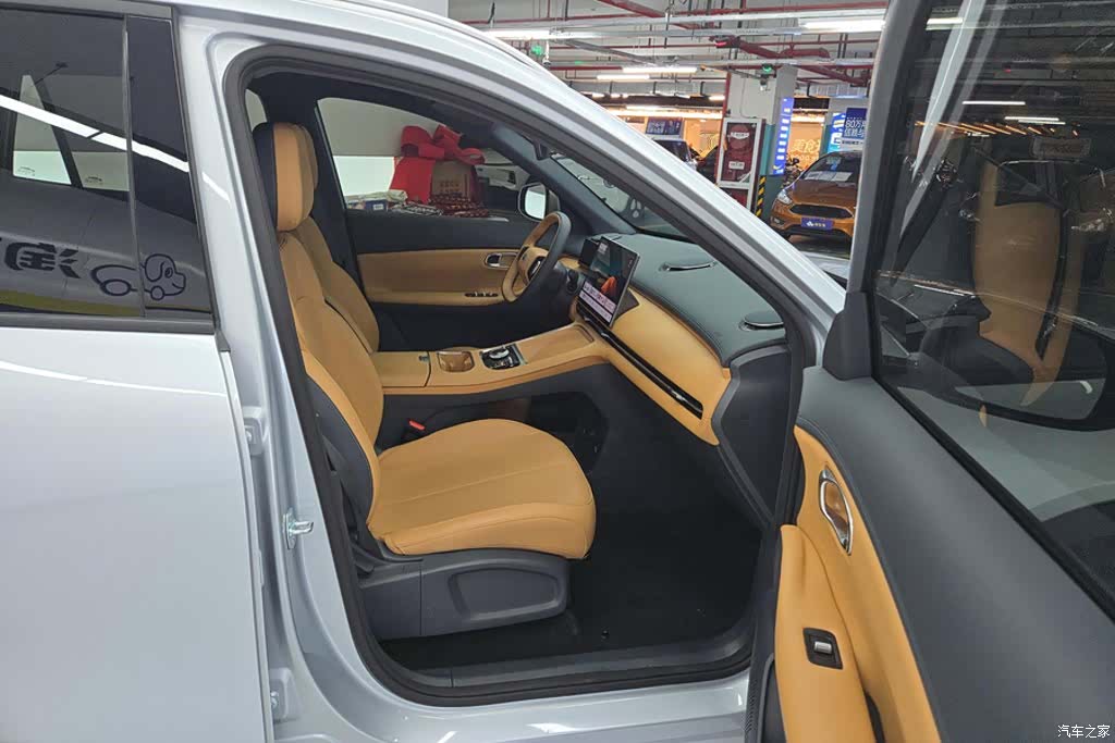 Geely 7, 2025 8