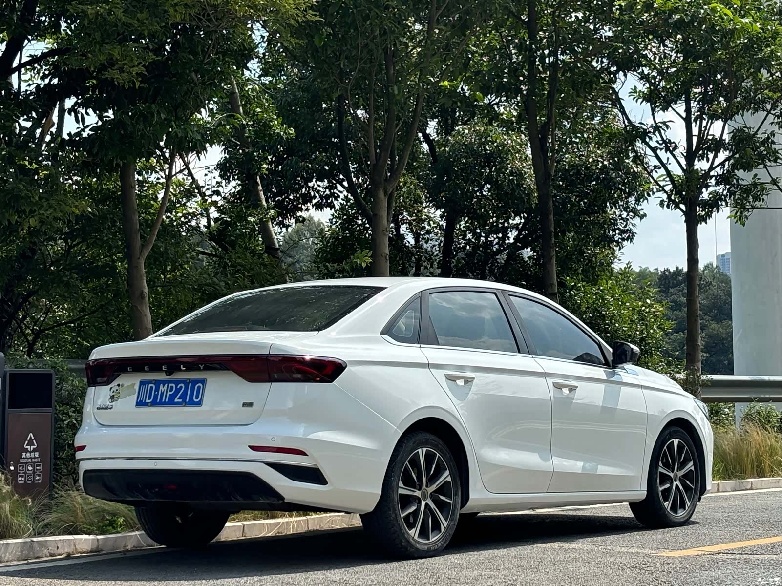 Geely Emgrand, 2021 19