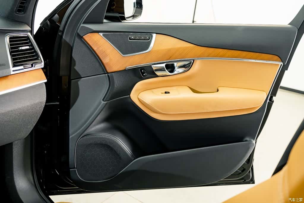 Volvo XC90, 2018 15